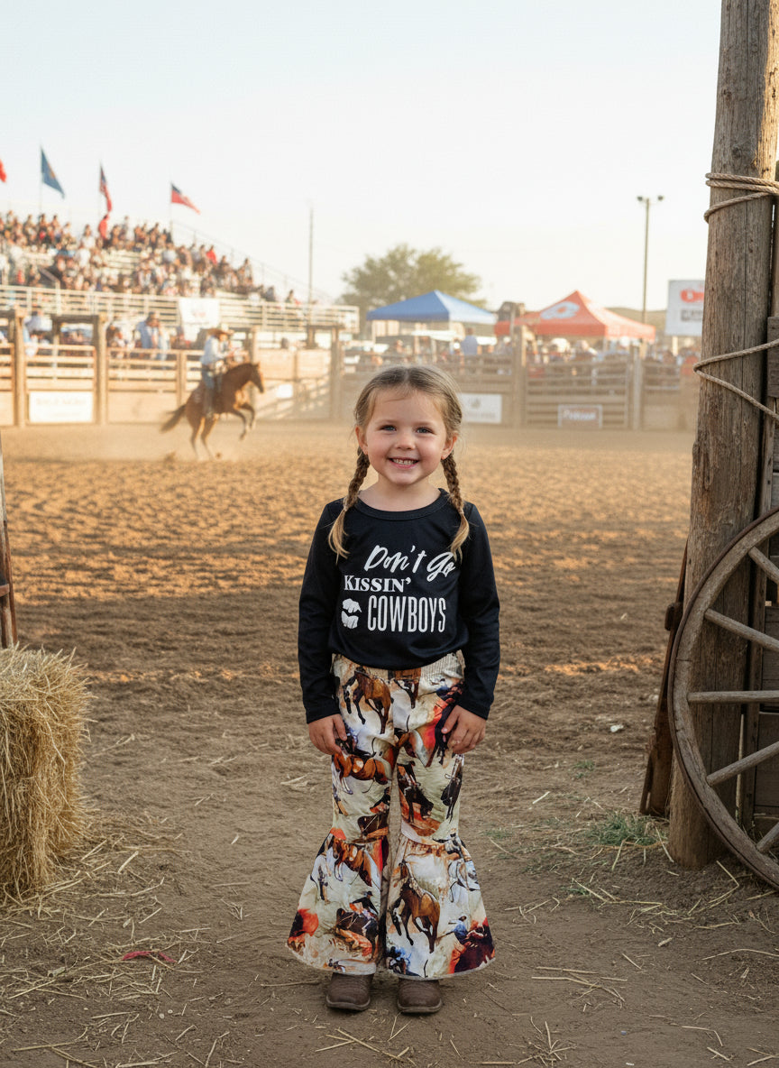 RESTOCKED
Don’t Go Kissing Cowboys Bell Bottoms | Cowboy Rodeo Flare Pants
A fun and sassy outfit for our little cowgirls (and a good reminder for the rest of us!) 🤠💋 These Cowboy Rodeo Flare Pants bring the perfect mix of Western charm and trendy style!
✔ True to Size Fit – Comfortable & flattering.