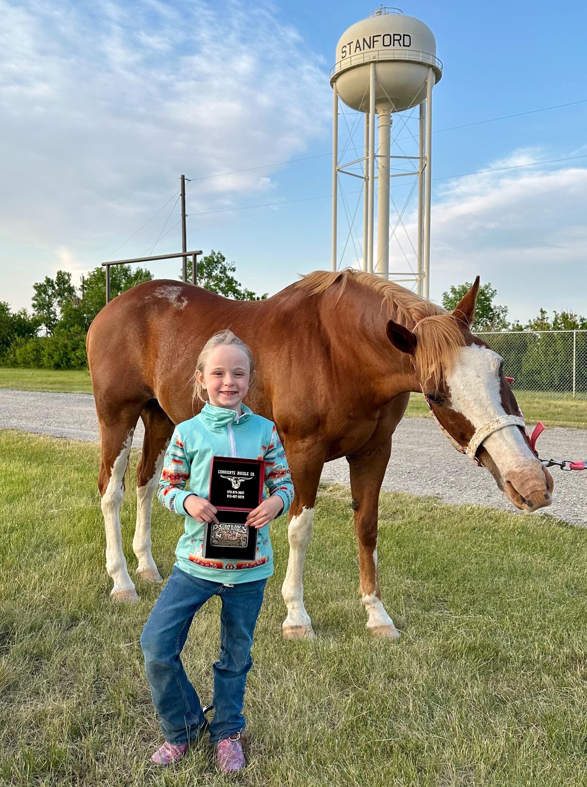 Jernie winning first buckle in southwestern pullover