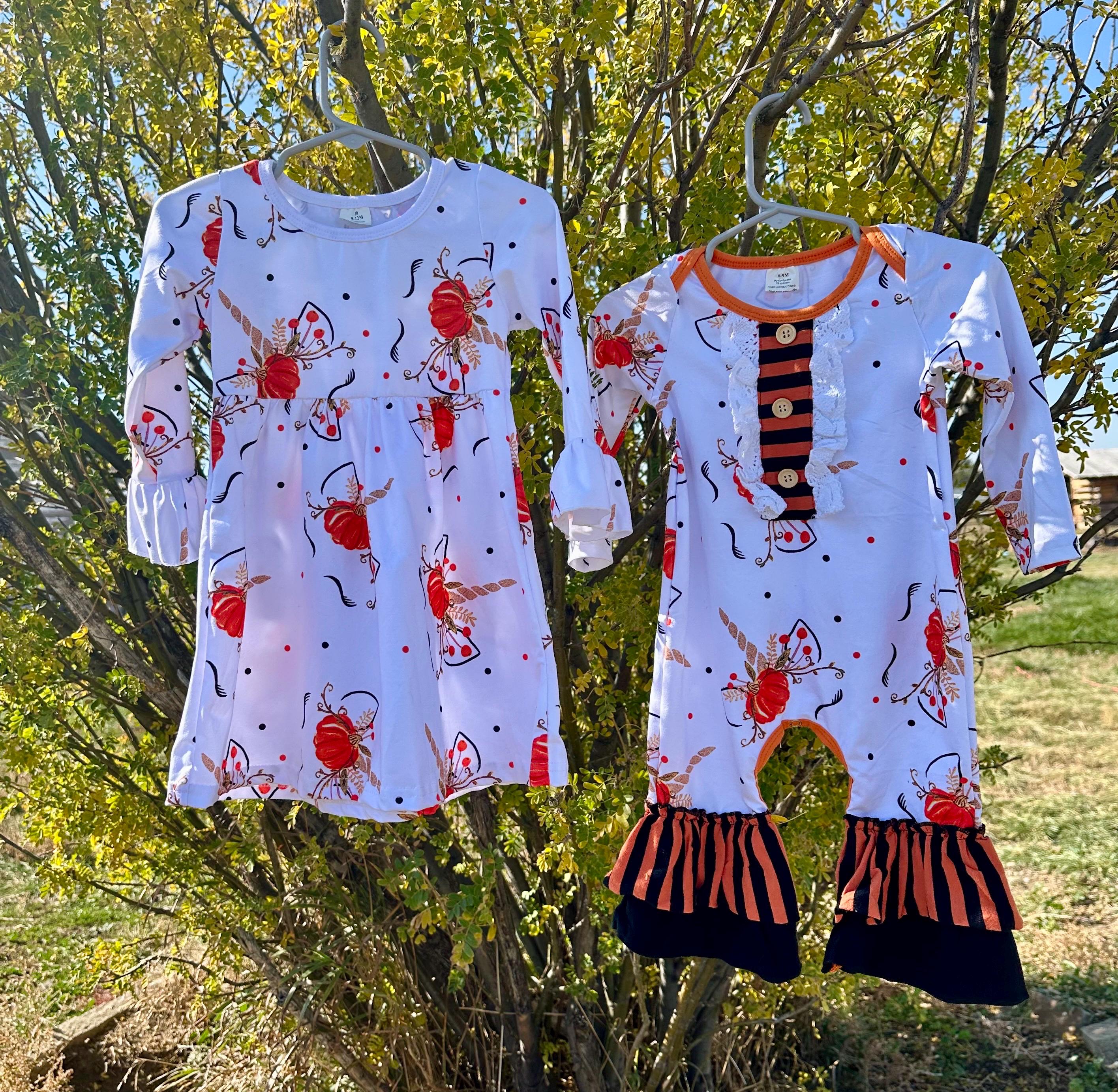 Unicorn Pumpkin Dress & Romper Set
🦄 Dress – Adorable flutter sleeves at the wrist and a relaxed fit that’s easy to layer with leggings when the weather turns chilly.
🦄 Romper – Features cute ruffle cuffs and shoulder snaps for easy dressing + leg snaps for fast diaper changes.
✔ Made from a super-soft cotton/spandex blend (90/10)
✔ Comfy stretch for all-day play and cozy cuddles
✔ Great for fall photoshoots, pumpkin patch days & sibling sets
✔ Available separately or as a matching set