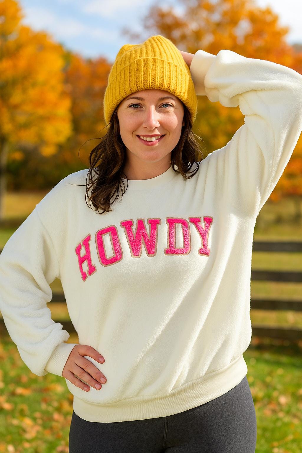 PINK HOWDY Patch SWEATSHIRT, Cowgirl Sweatshirt, Womens Western Sweatshirt -Razels