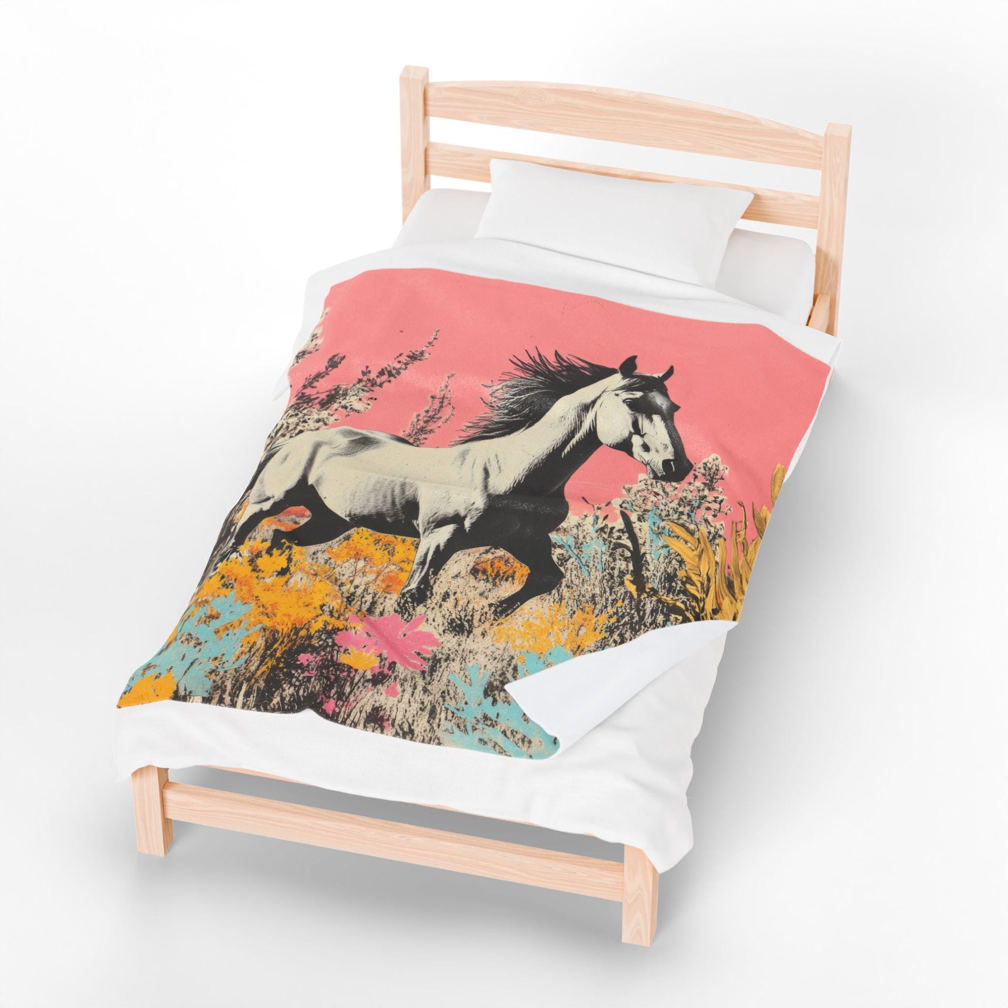 Colorful Horse Velveteen Plush Blanket: Cozy Home Decor Throw -Razels