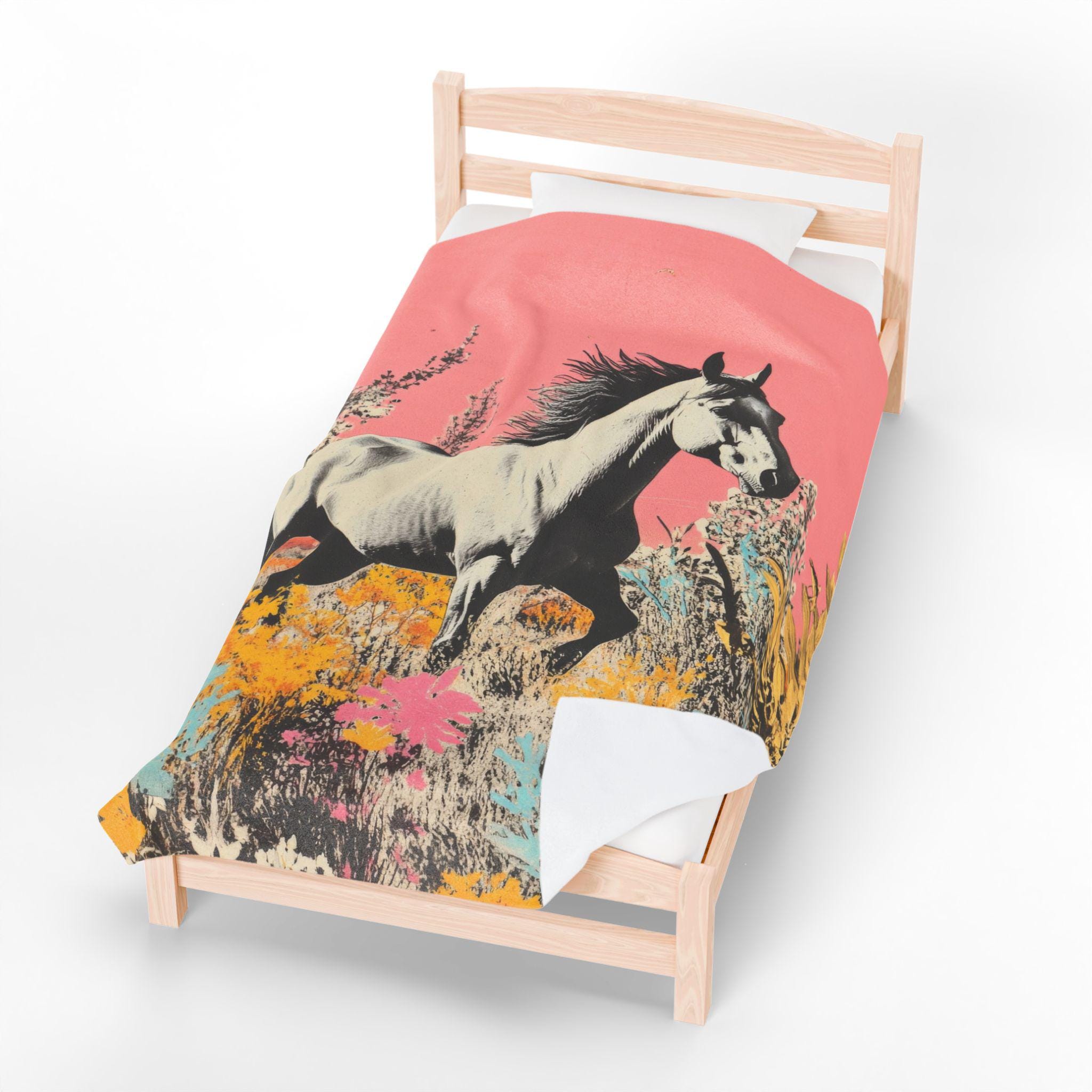Colorful Horse Velveteen Plush Blanket: Cozy Home Decor Throw -Razels