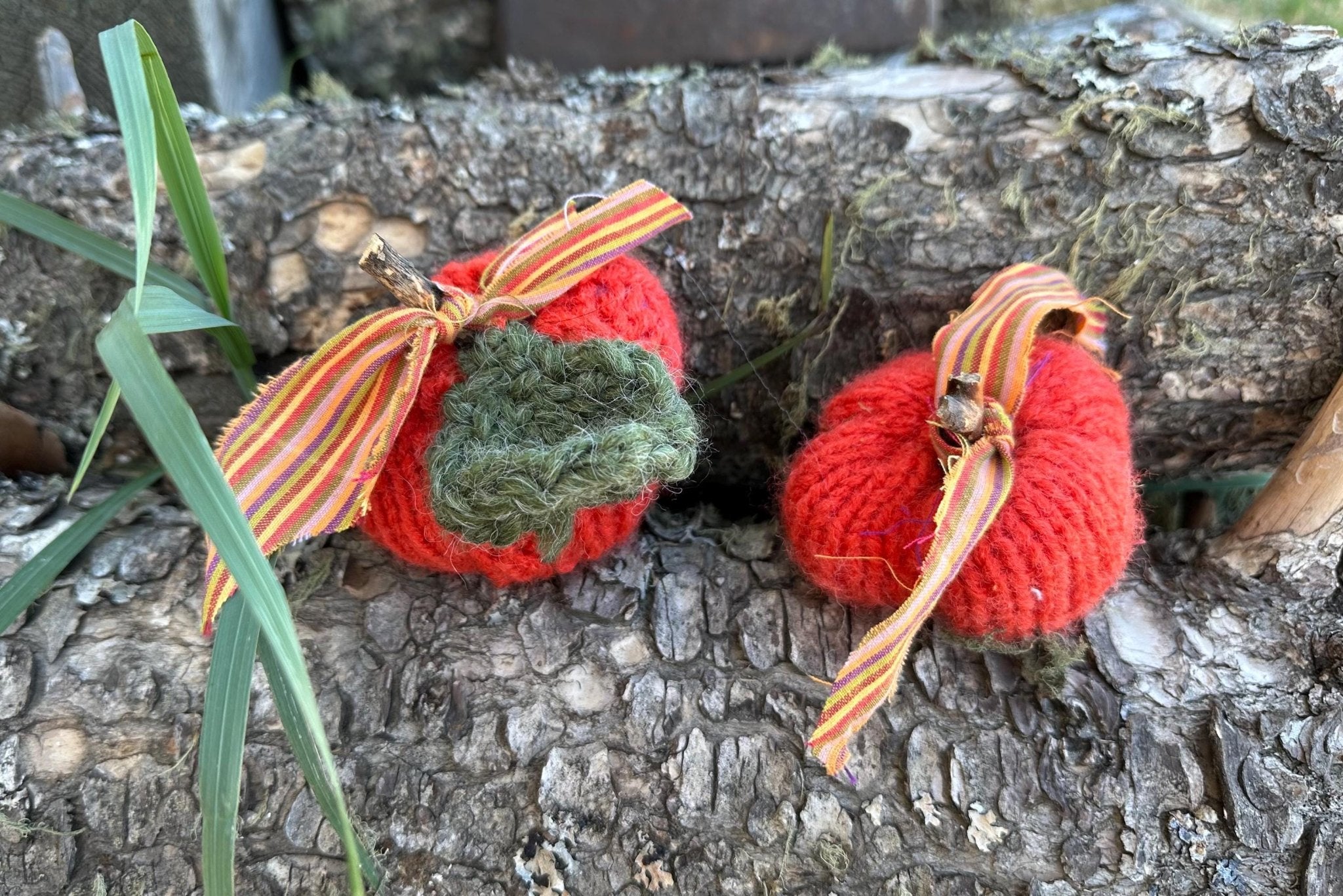 Knit MINI PUMPKINS, Shabby Chic Knit Pumpkins - Razels