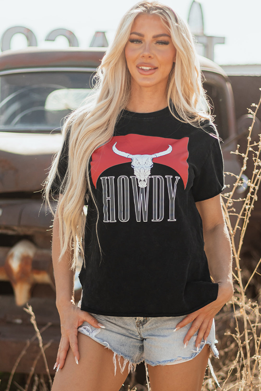 Black Western HOWDY Steer Head T-Shirt – Womens Loose Fit Cowgirl Tee, Vintage Tie-Dye Graphic Top