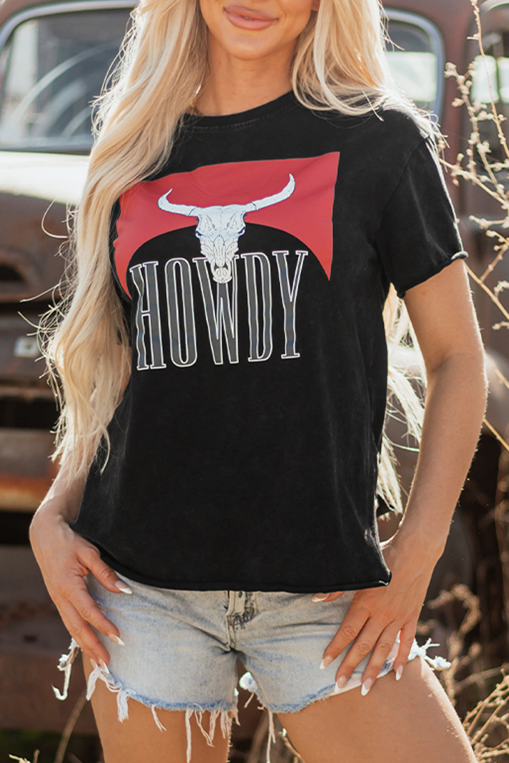 Black Western HOWDY Steer Head T-Shirt – Womens Loose Fit Cowgirl Tee, Vintage Tie-Dye Graphic Top