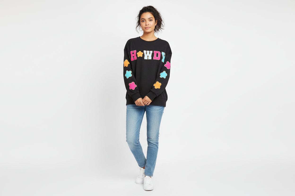 Howdy Sweatshirt – Glitter Patch Cowgirl Sweatshirt for Western Vibes! Add some sparkle to your casual wardrobe with our Howdy Sweatshirt. This women’s Western sweatshirt features a dazzling glitter patch “Howdy” design with matching stars!
