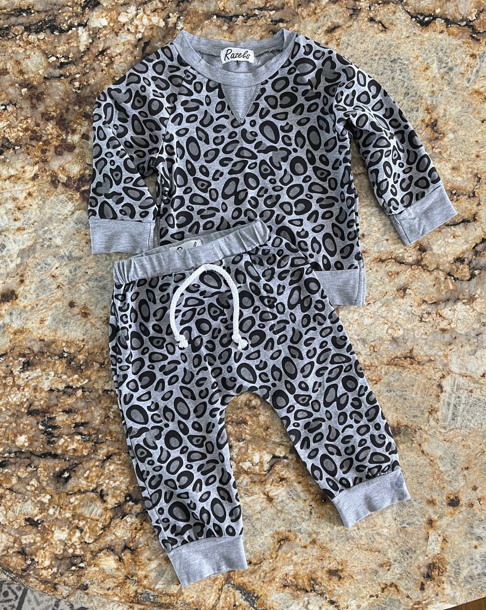 Black Grey Cheetah Jogger Outfit, lightweight Leopard Unisex Sweats - Razels