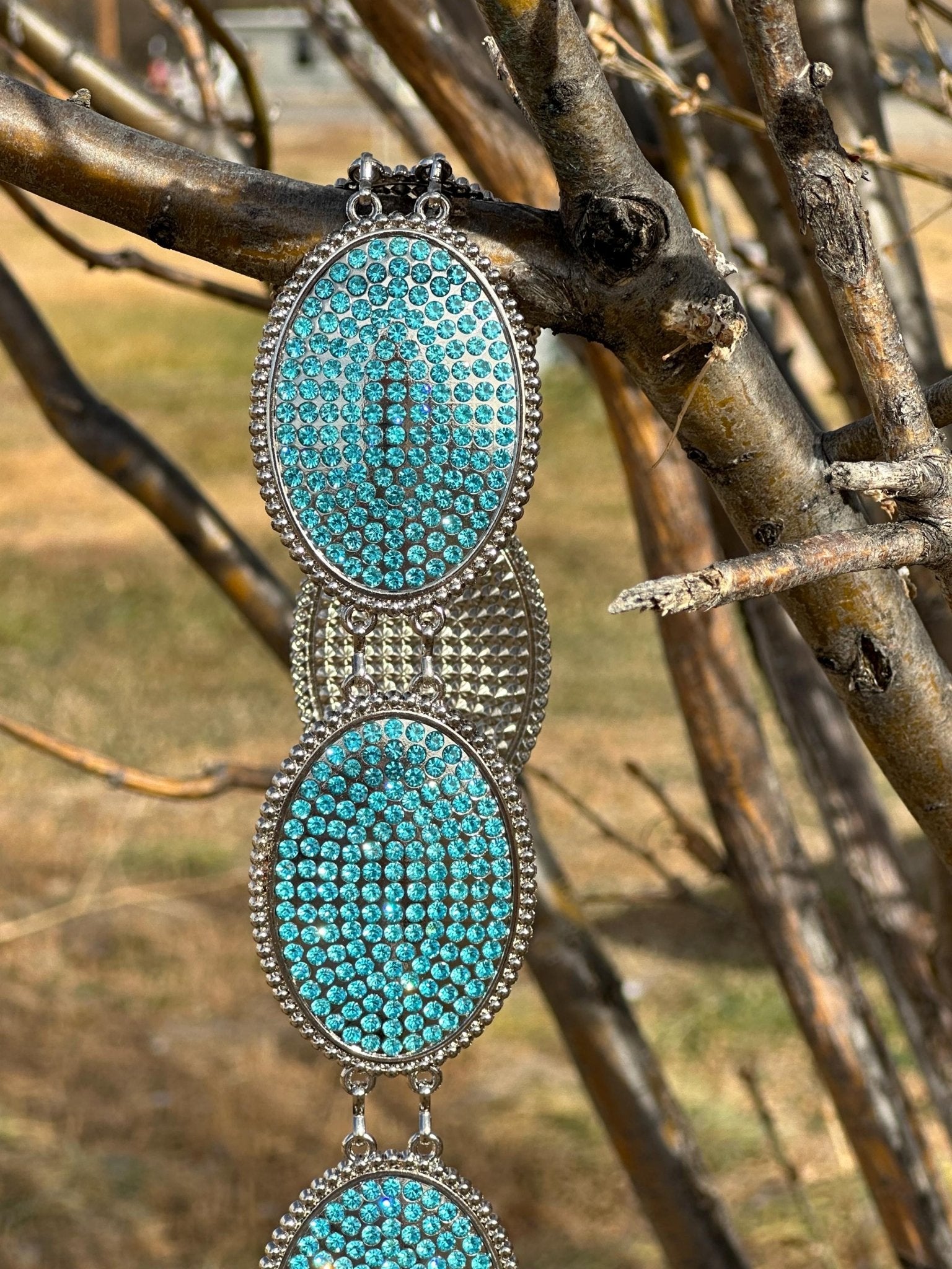 Turquoise Rhinestone Belt for Little Cowgirls! Add a touch of sparkle and Western charm to your little cowgirl’s wardrobe with this fabulous turquoise rhinestone belt! Belt s adjustable 
and makes a great gift!