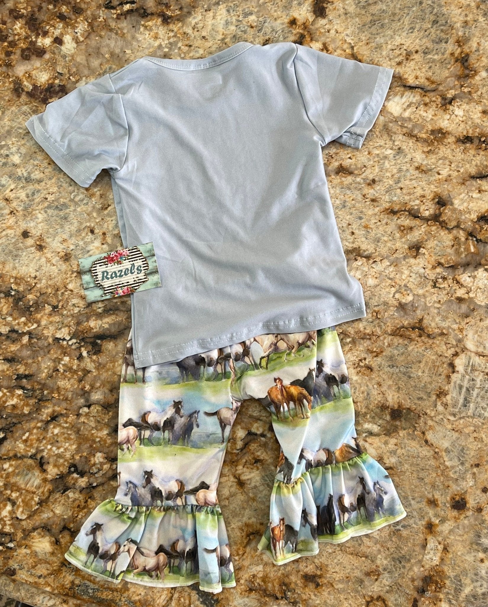 HORSE LOVER Bell Bottom Outfit, Vintage Running Horses Tee and Flare Pants - Razels