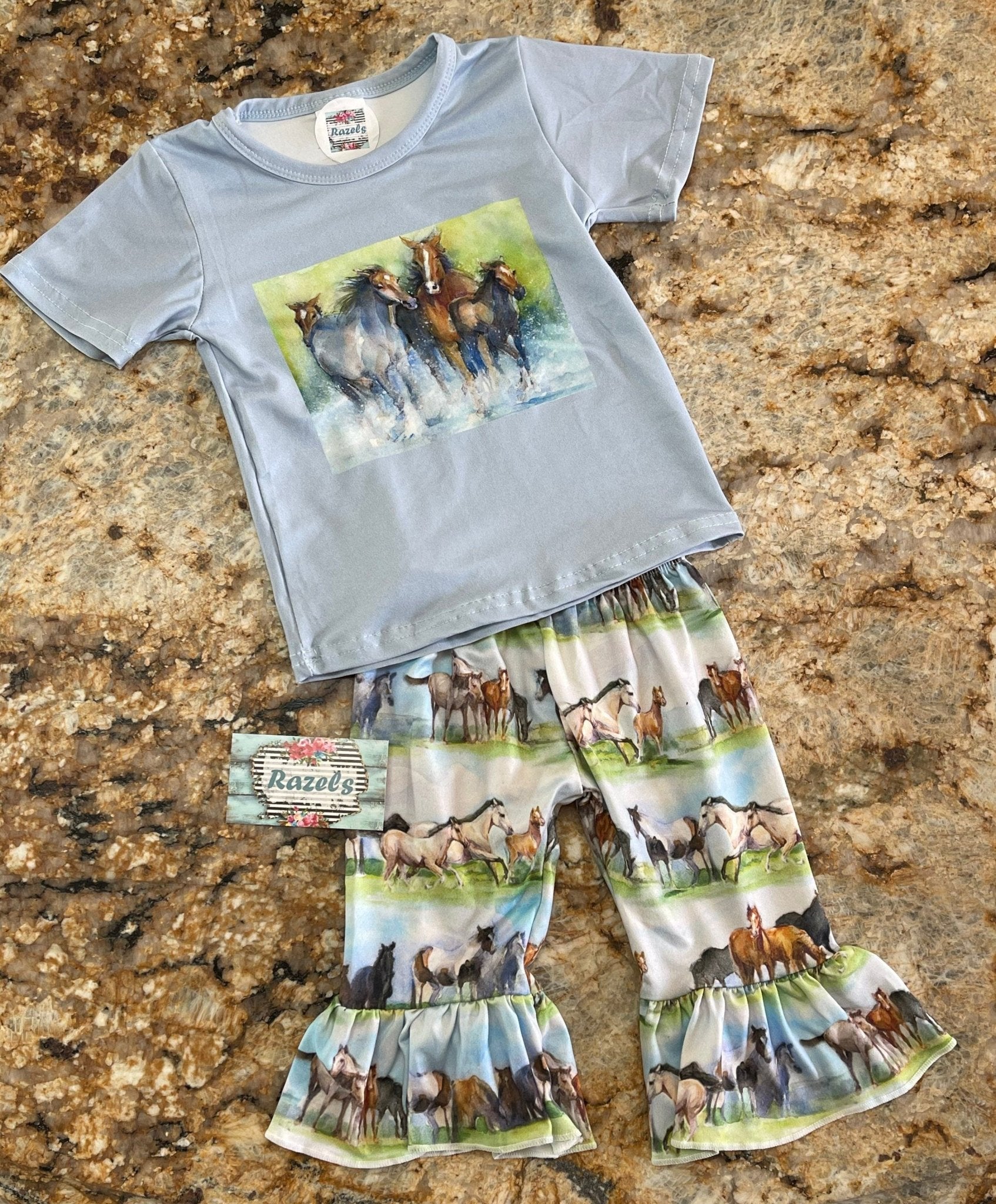 HORSE LOVER Bell Bottom Outfit, Vintage Running Horses Tee and Flare Pants - Razels