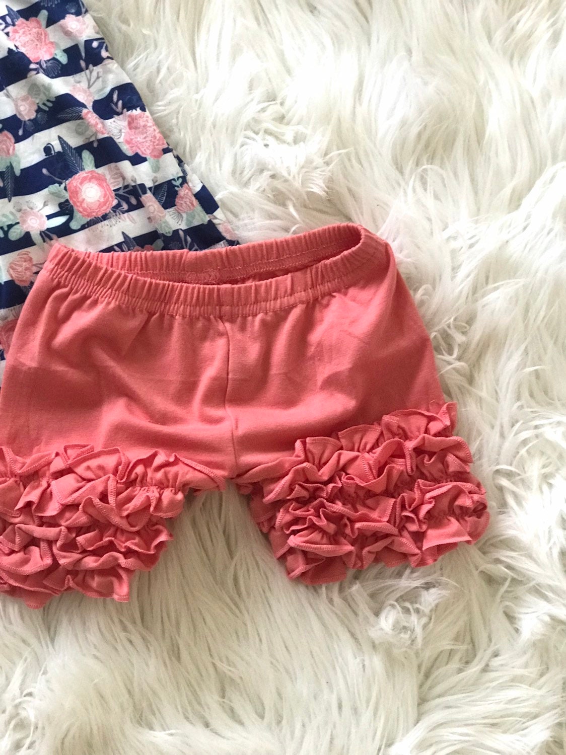 🌸 LAST ONE! 12/18M Boho Toddler Summer Outfit – Flutter Sleeve Top & Pink Ruffle Shorts | $10! One of my absolute favorites! 💕 This adorable two-piece set is perfect for sunny days and playdates in style.  The top features a blue and white stripe base with the sweetest flowers & feathers design and flutter sleeves for that extra girly charm. Paired with soft pink ruffle icing shorts—it’s a total warm-weather win! ☀️  ✓ Lightweight & comfy ✓ Flutter sleeve detail = swoon!
