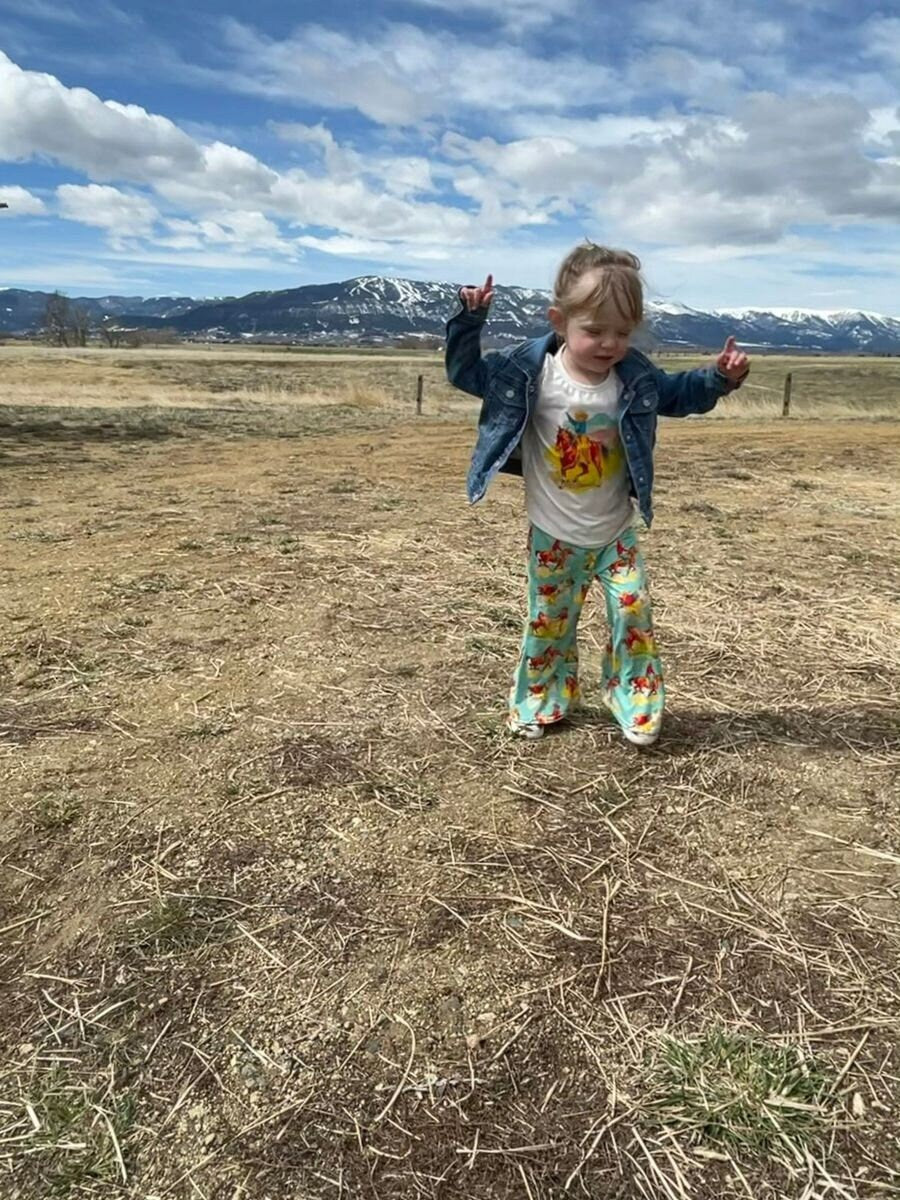 Retro Cowgirl Outfit, Girls Bell Bottom Outfit, Vintage Western Prints Pants, Cowgirl Outfit Yeehaw! Featuring adorable vintage cowgirl prints and comfy trouser-style bell bottoms, it’s the perfect blend of charm and comfort. SHIPS FREE $35+