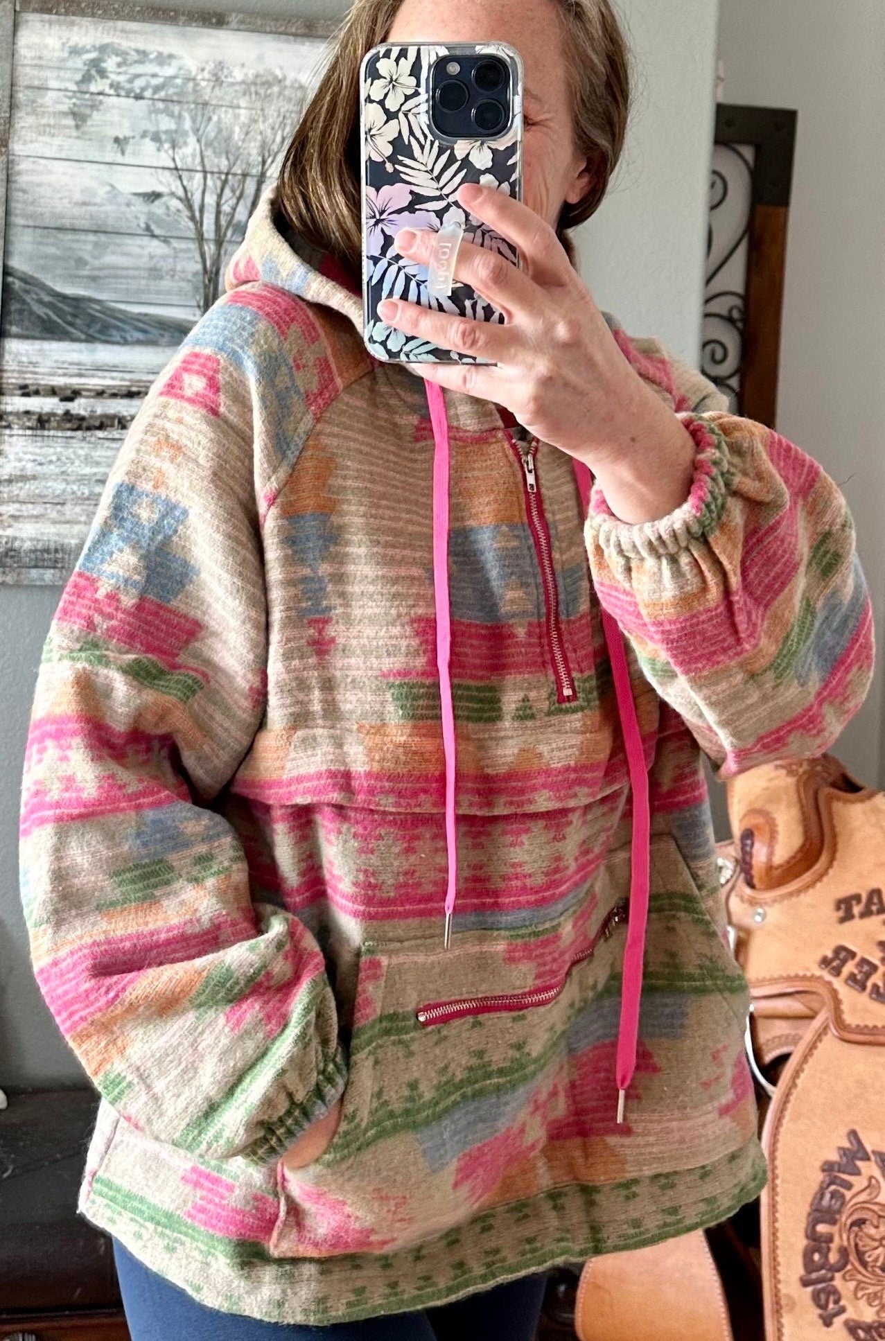 Pink Western Hoodie Pullover – Bold Aztec Print | Oversized Fit
Features a fabulous Pink Western Aztec print, this hoodie lets you stay warm and stylish all at once. Designed for comfort and versatility, it&#39;s perfect for casual days or cool nights.