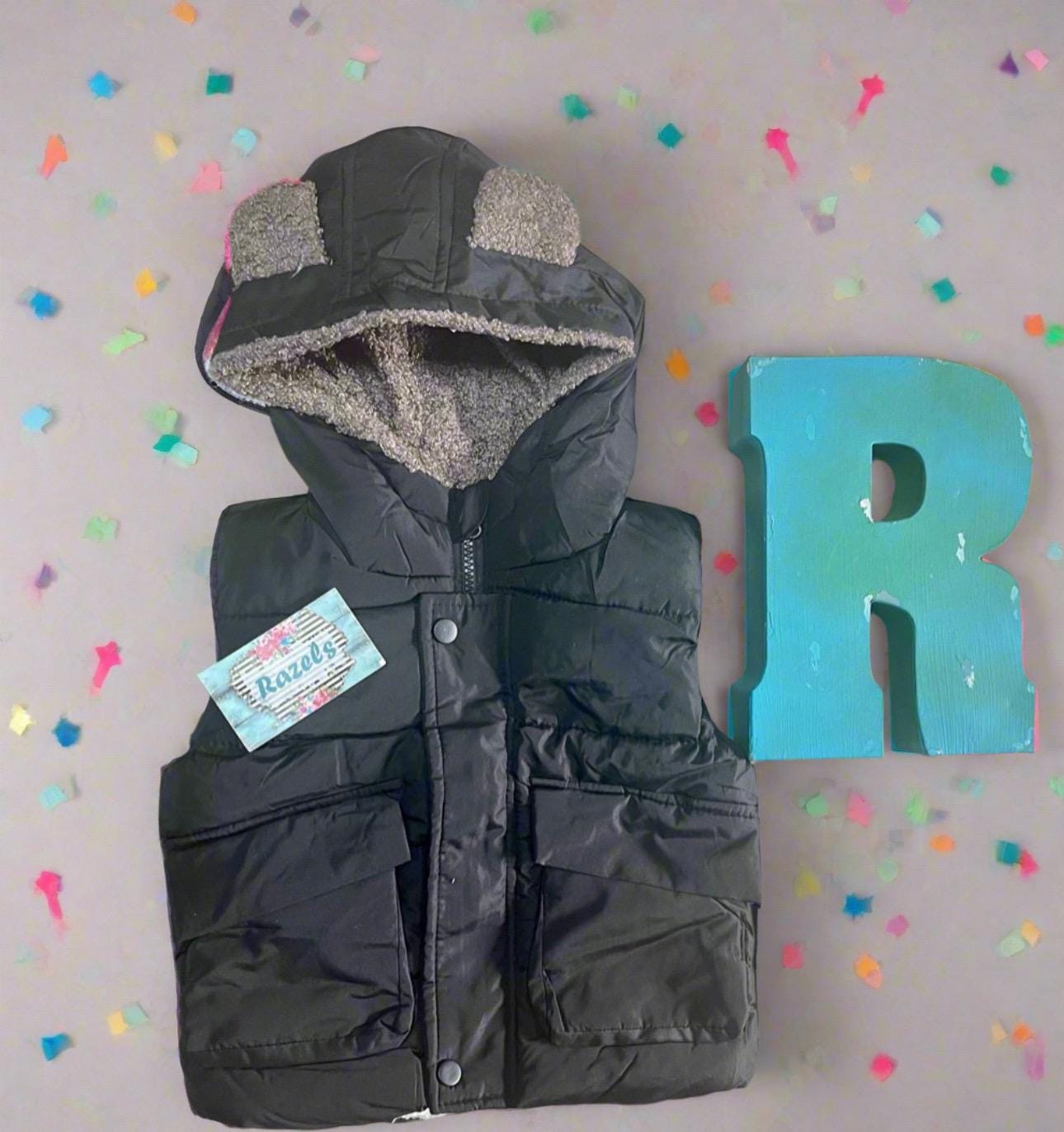 🍂 Back to Preschool Must-Have — The Cutest Puffer Vests!
Oh my ears… aren’t these the cutest little vests you’ve ever seen?! Perfect for fall layering, these puffer vests are warm, lightweight, and totally adorable.

Whether it’s the morning school run, pumpkin patch trips, or just adding a cozy touch to any outfit — these are a must!

✓ Great for layering over hoodies or long sleeves
✓ Available in 4 fun colors — good luck picking just one!
✓ Sizes 18/24 months up to 5T