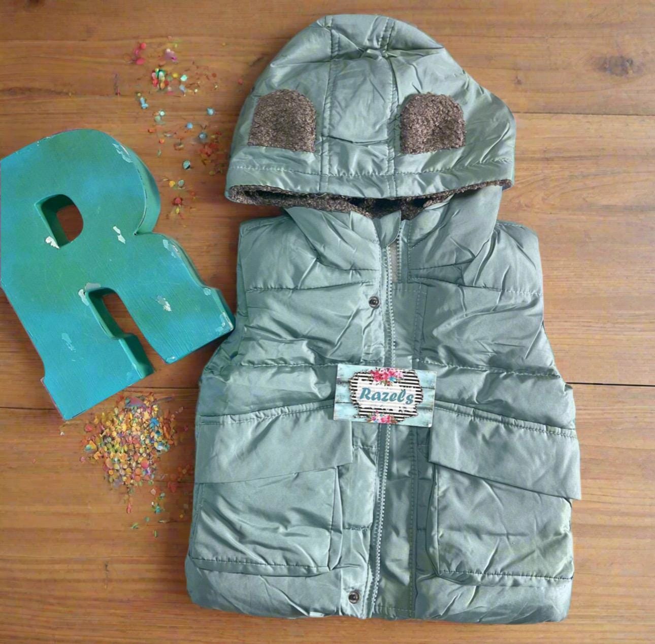 🍂 Back to Preschool Must-Have — The Cutest Puffer Vests!
Oh my ears… aren’t these the cutest little vests you’ve ever seen?! Perfect for fall layering, these puffer vests are warm, lightweight, and totally adorable.

Whether it’s the morning school run, pumpkin patch trips, or just adding a cozy touch to any outfit — these are a must!

✓ Great for layering over hoodies or long sleeves
✓ Available in 4 fun colors — good luck picking just one!
✓ Sizes 18/24 months up to 5T