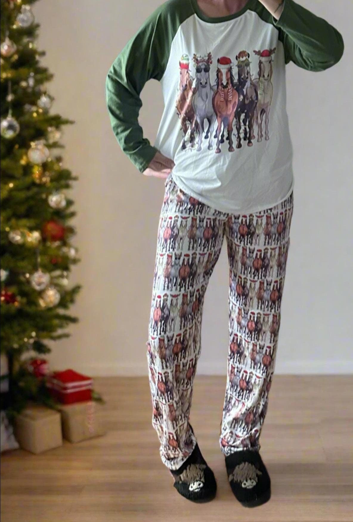 Christmas Horse Pajamas – Matching Family Holiday PJs | Festive Horse Lover Sleepwear

Celebrate the holidays in Western style with Razels’ exclusive Christmas Horse Pajamas – the perfect matching family PJs for horse lovers! This festive holiday set features a joyful herd of horses dressed for Christmas:

❄️Bay horse in a Santa hat & scarf
❄️Grey horse with reindeer antlers
❄️Playful ponies tangled in twinkling Christmas lights 🎄