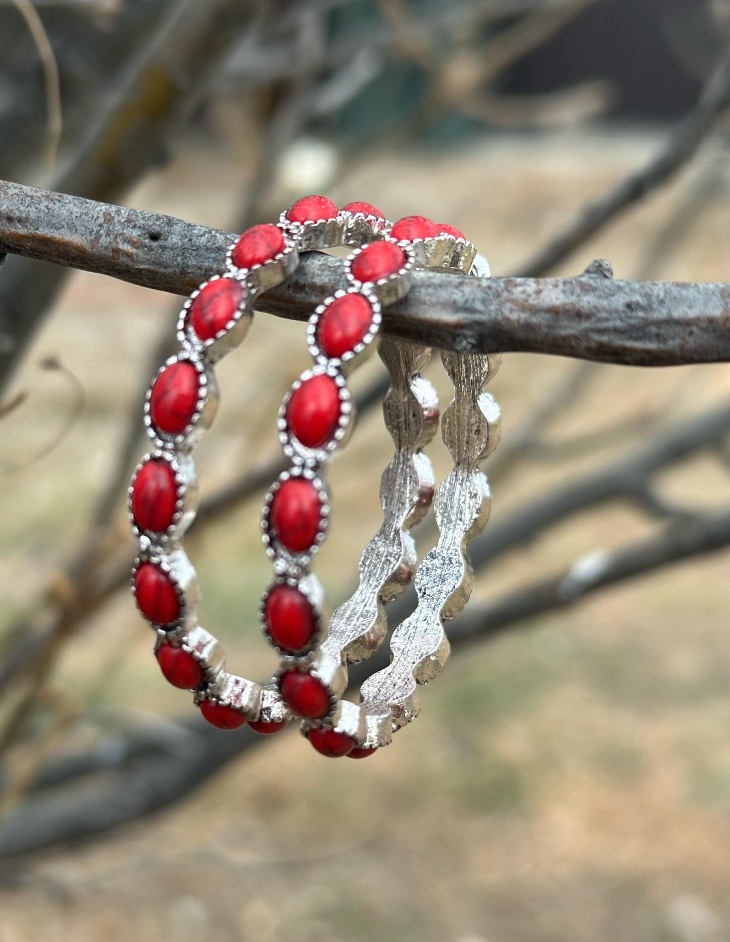 Fiery Red Hoop Earrings – Boho Western Style
These fiery red hoops are perfect for adding a pop of festive color to your holiday outfits or as a unique gift under the Christmas tree. Large hoops measure 1.8 inches.