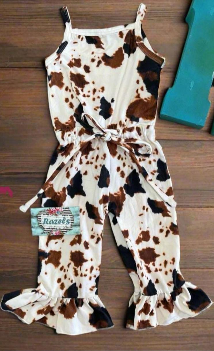 Adorable Cow Print Romper for your little cowgirl—this Cowgirl Jumpsuit is the perfect choice for birthdays, special events, or everyday fun! 🤠😍

Designed with comfort and Western flair, this Western Romper for Girls features an easy slip-on style with an elastic waist, letting her move and play all day long.

✔ Sizing Note: Runs slightly big—size down for the best fit. Available in sizes 0/3 months to 8/9.