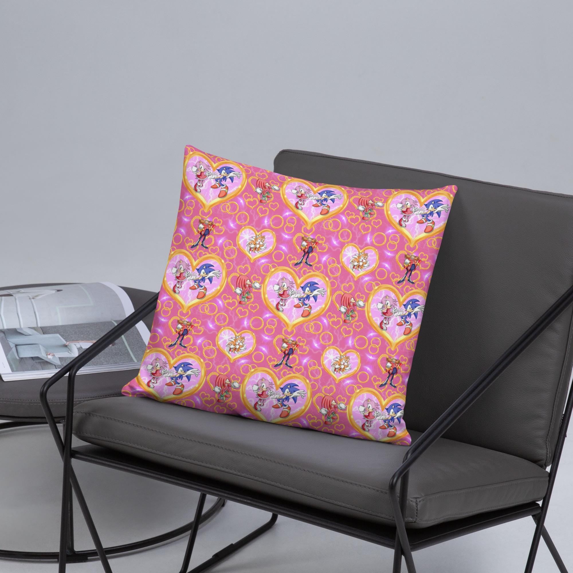 Sonic Girl Throw Pillow – Pink Sonic & Friends Accent Pillow for Kids&#39; Rooms and Game Spaces