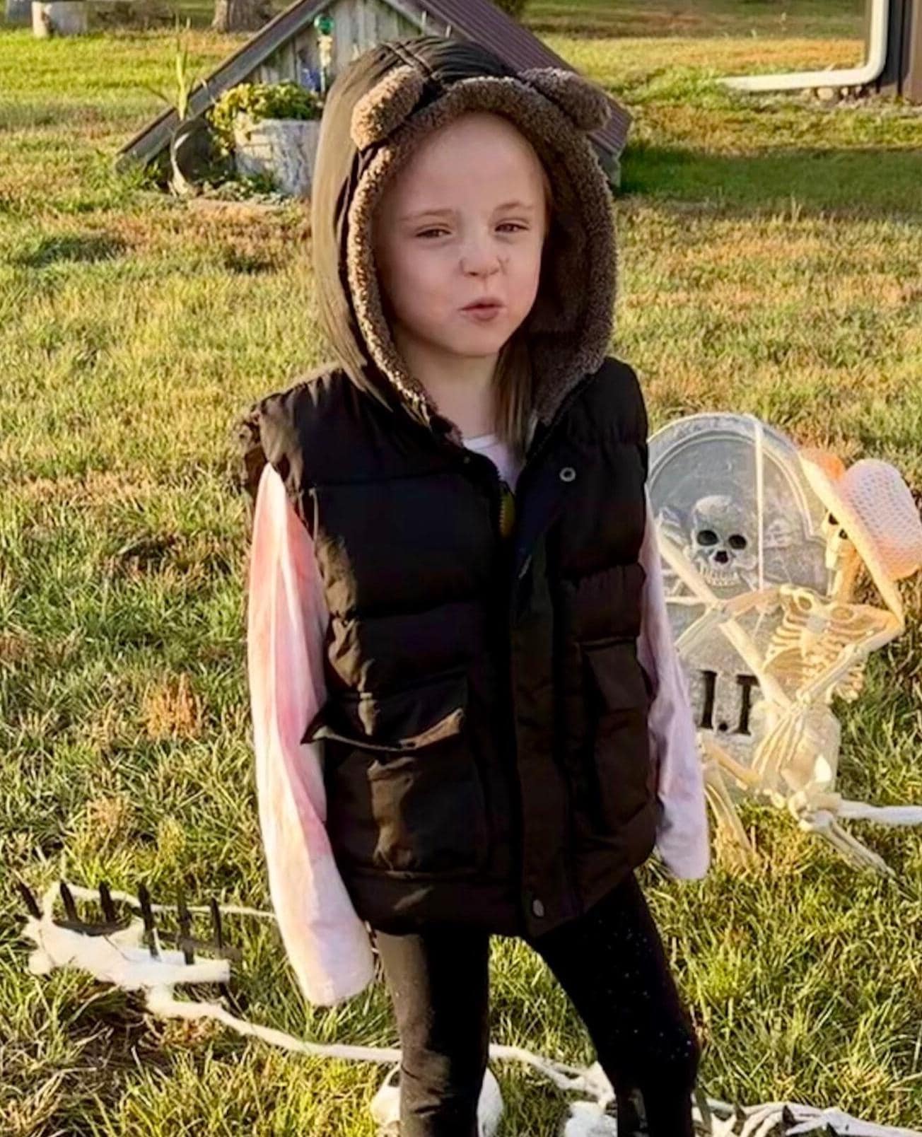 🍂 Toddler Puffer Vest with Animal Ears | Fall Preschool Outfit Must-Have (18M–5T)
✨ The Details:
✓ Lightweight puffer style keeps them warm without the bulk
✓ Sweet animal ear hood = instant “aww” factor
✓ Perfect for layering over hoodies, flannels, or long sleeves
✓ Sizes from 18/24 months up to 5T
✓ Available in 4 fall-ready colors (good luck picking just one!)