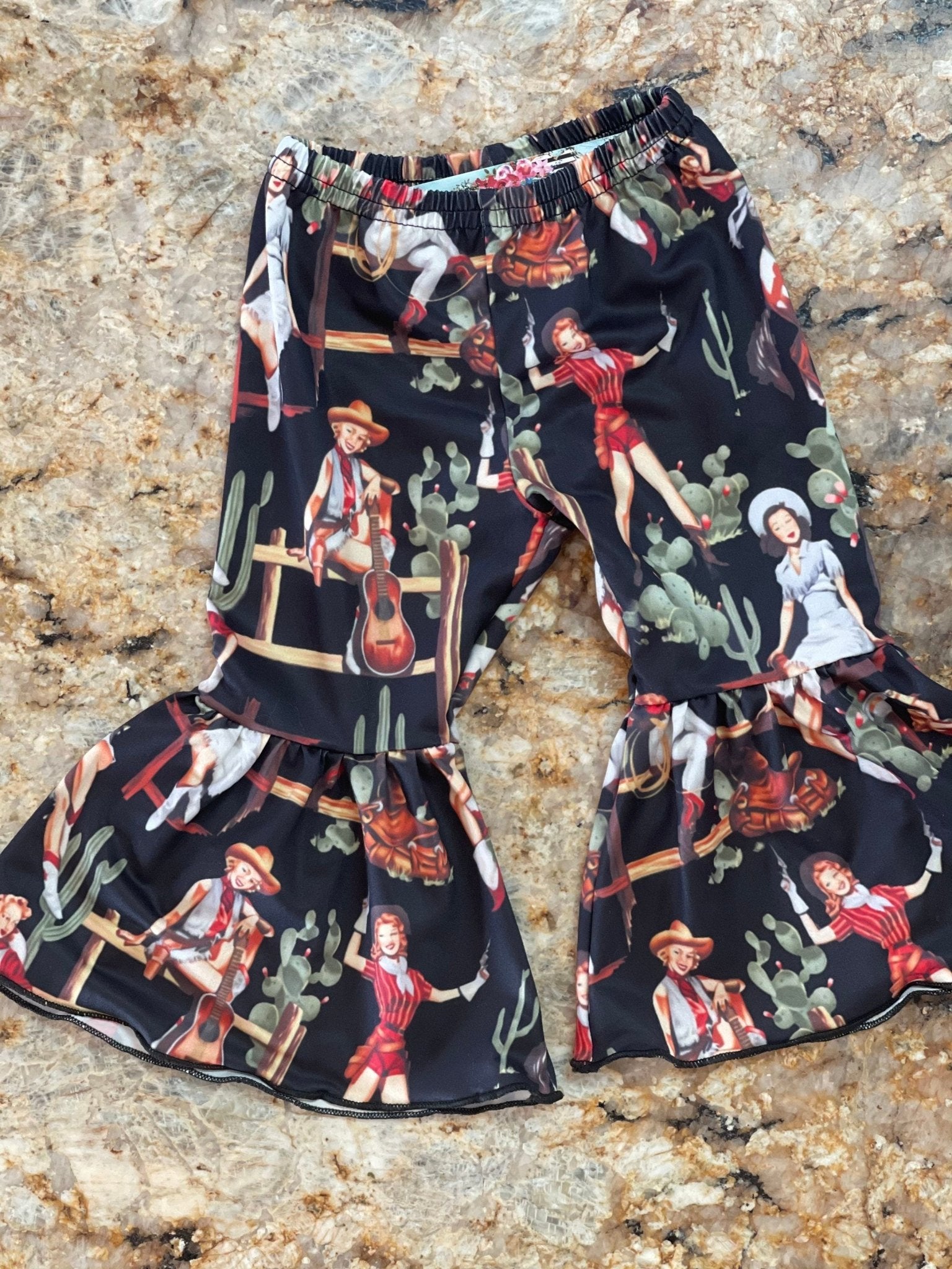 Let’s Go Girls Shania Twain Cowgirl Bell Bottom Outfit – Vintage Cowgirl Flares & T-Shirt – Western Cowgirl Shorts - Razels